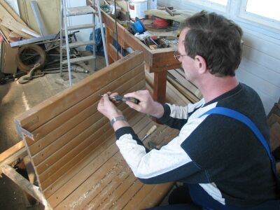 Abschrauben der Leisten (Gr&ouml;&szlig;e ca. 27 kB)