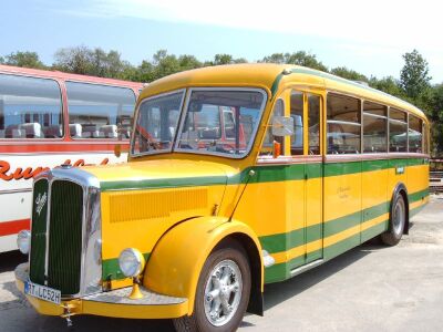 Saurer Bus aus der Schweiz (Gr&ouml;&szlig;e ca.28 Kb)
