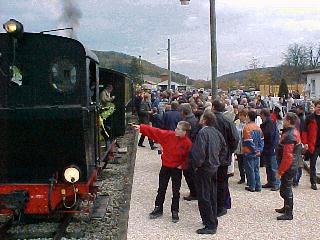 Andrang am Bahnsteig (Gr&ouml;&szlig;e ca. 21Kb)