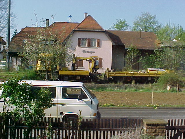 {short description of image}