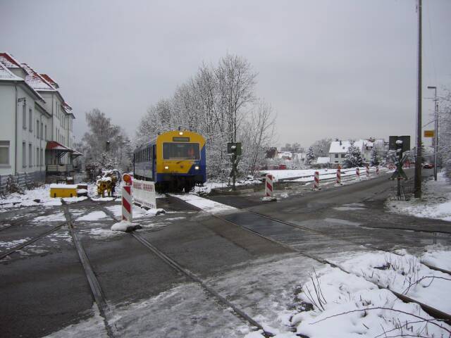 {short description of image}