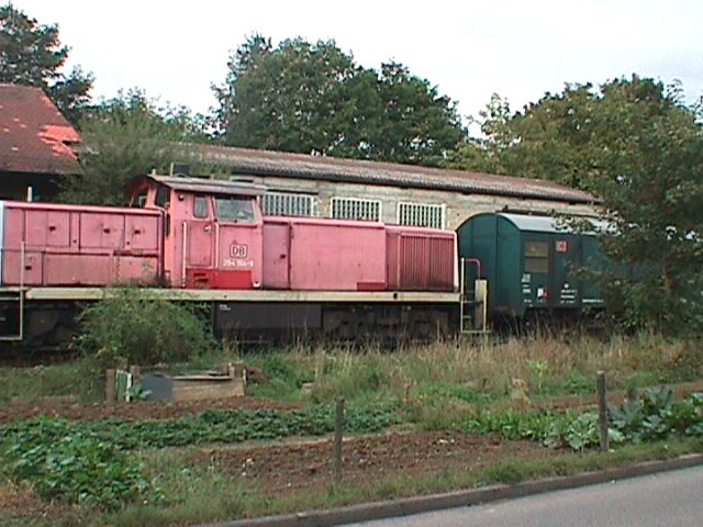 {short description of image}