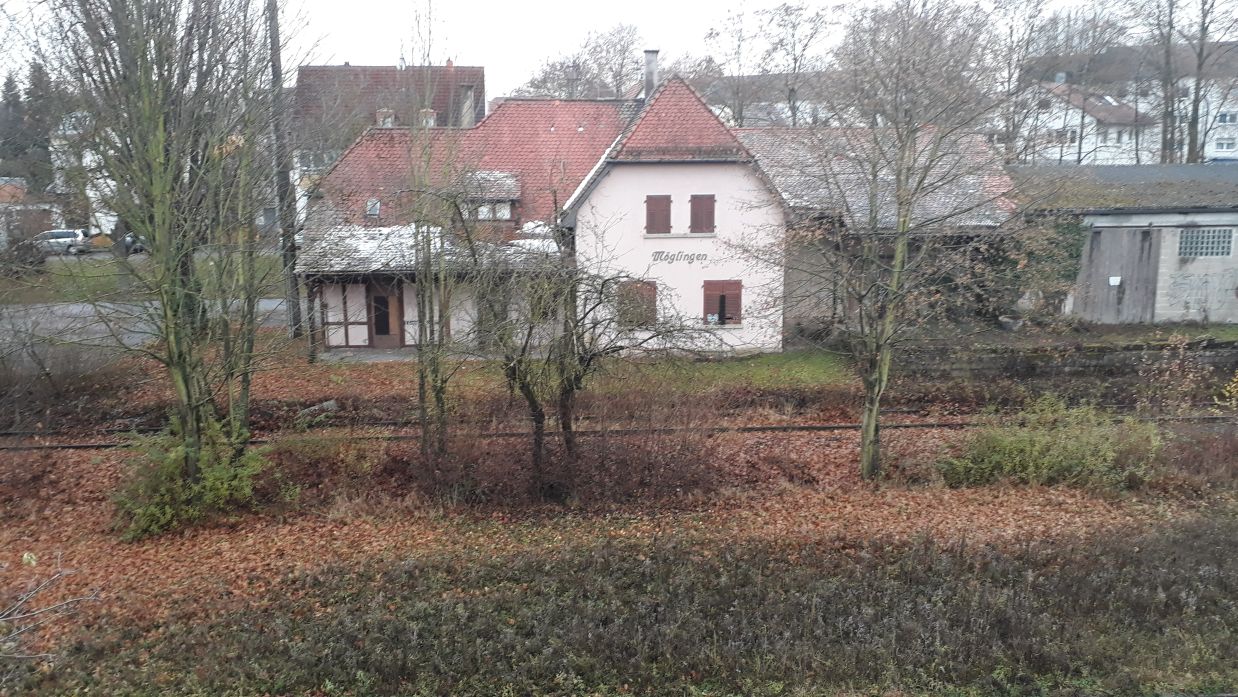 {short description of image}