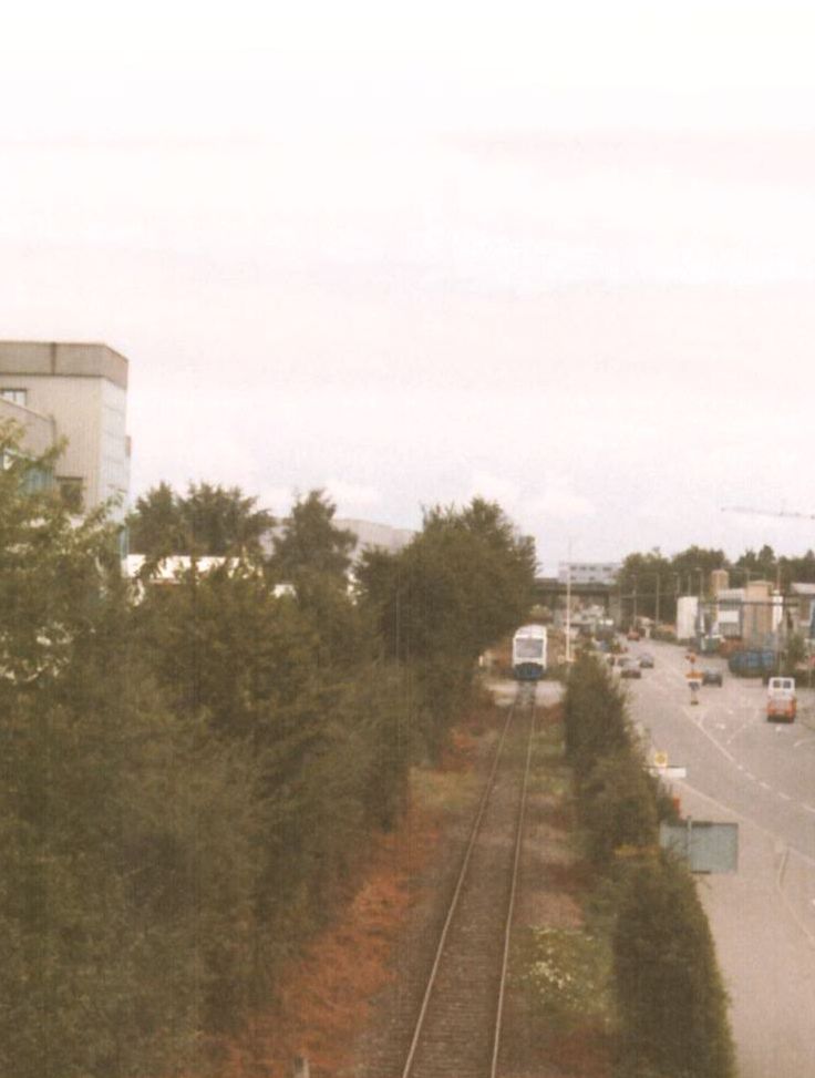 {short description of image}