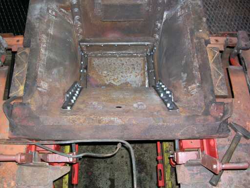 Der Aschkasten, nun wieder eingebaut (Größe 60 Kb)