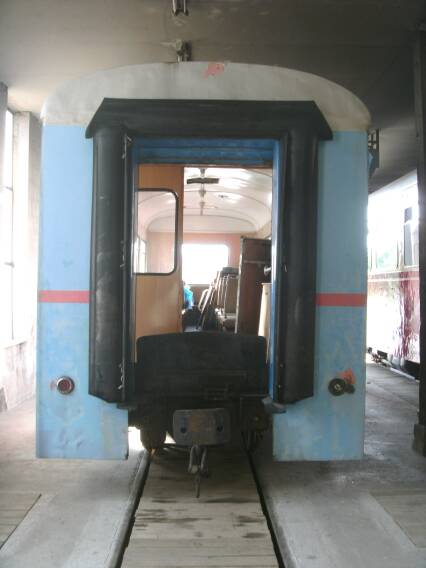 Wagenkastenende mit Übergang (Größe ca. 24 kb)