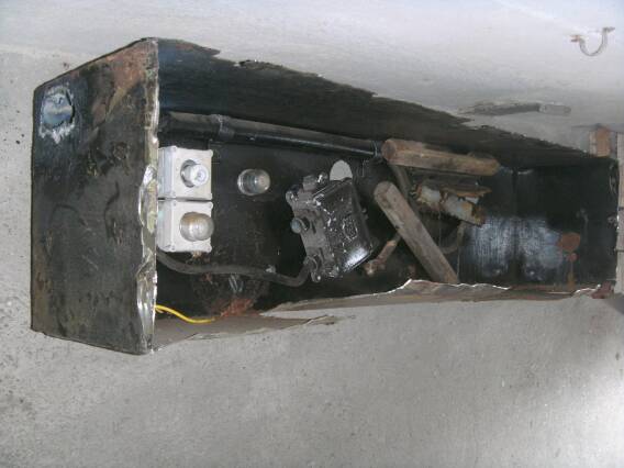 Der alte Batteriekasten (Größe ca. 27 kb)