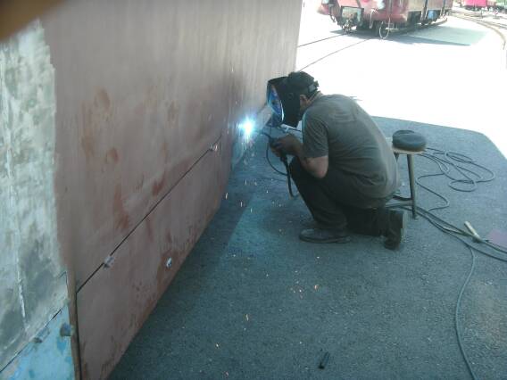 Schweissnaht an der Karosserie (Größe ca. 25 kb)