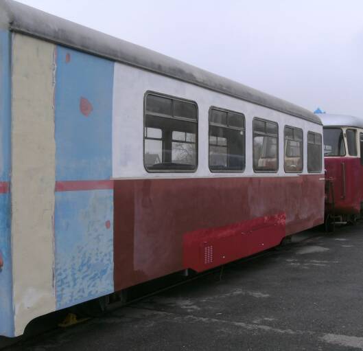 Seitenwand zu drei vierteln grundiert(Größe ca. 23 kb)